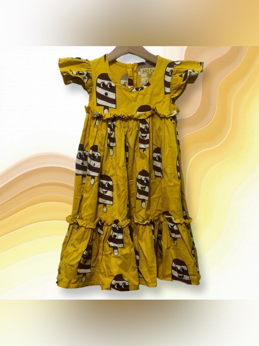 Hugo Loves Tiki Dress
Light wash fading
2T
Yellow
Retired Retail $80